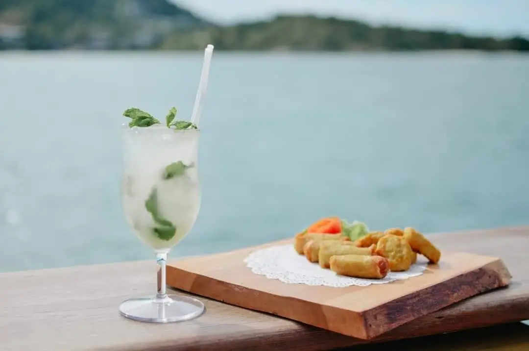 Cocktails & Appetizers